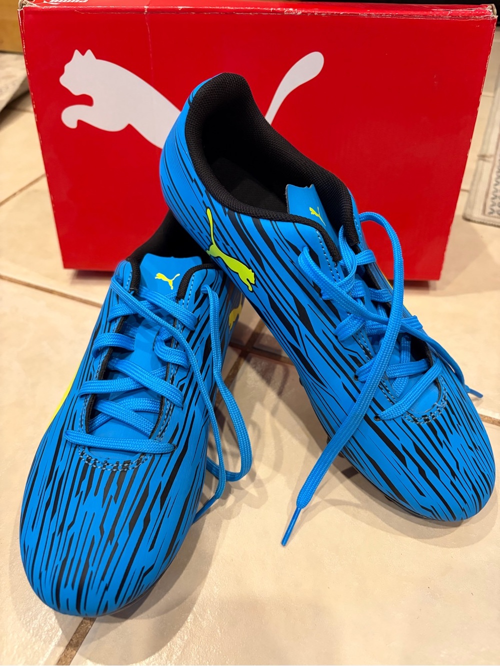Puma Kids Soccer Sneaker/Cleats